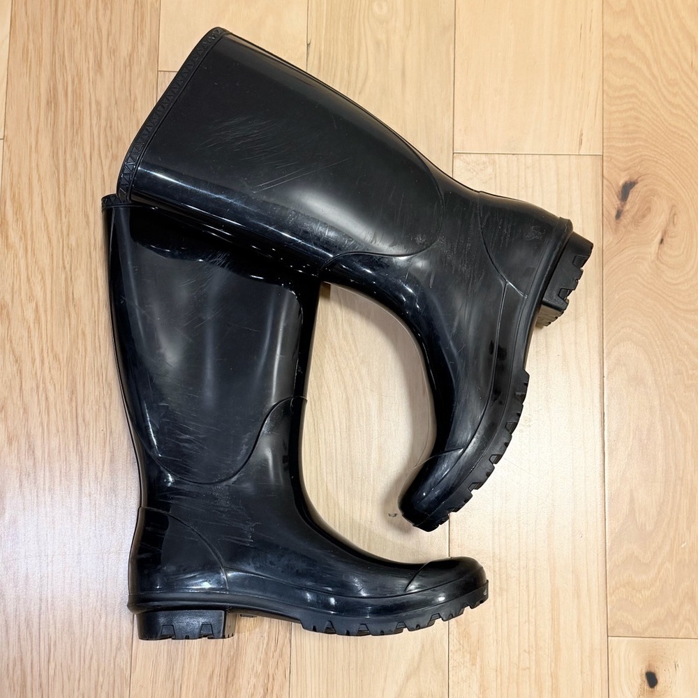UGG Women’s Shaye Tall Rain Boot - Picture 7 of 8